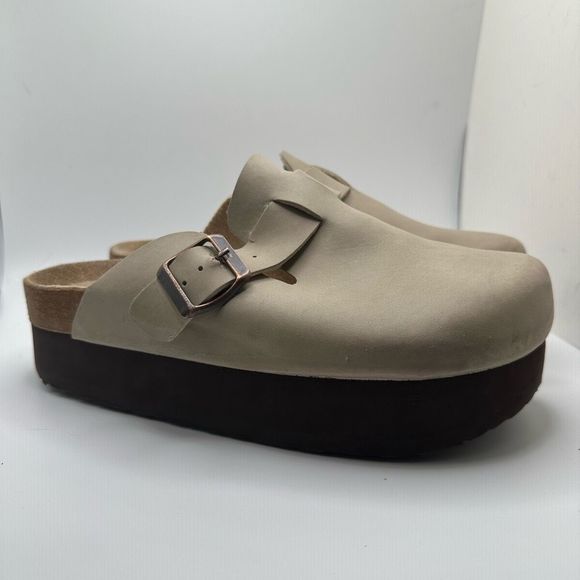 CUSHIONAIRE Women's Cork Footbed Platform Clog 7 SAND - Picture 1 of 7